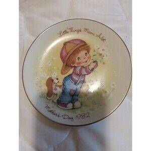 AVON MOTHERS DAY 5" PORCELAIN DECORATIVE PLATE 1982 PRESIDENTS CLUB LUNCHEON